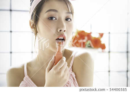 Women beauty 54400385