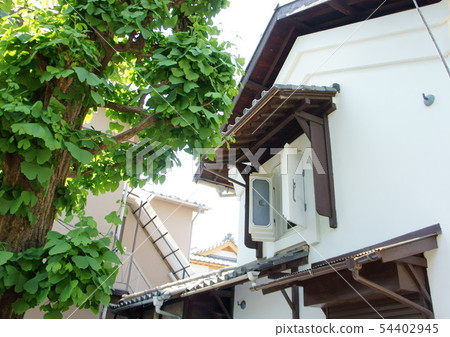 White walled storehouse (Hiroo) 54402945