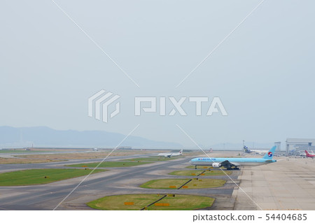 Airplane heading to the runway 54404685