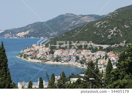 Neum 54405179