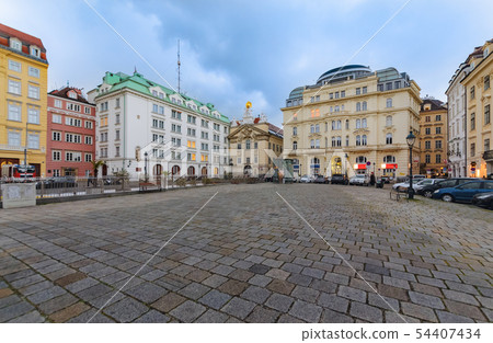 The square in the central part of Vienna 54407434