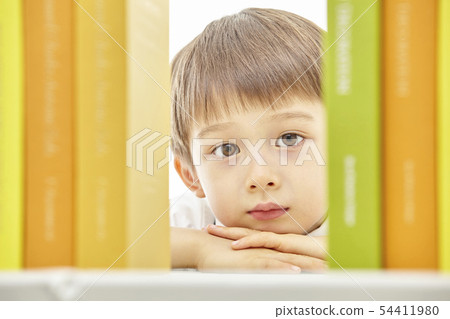 蹣跚學步,兒童,孩子,預定,閱讀,學習,學習,教育,商人 蹣跚學步,兒童,孩子,預定,閱讀,學習,學習,教育,商人 54411980