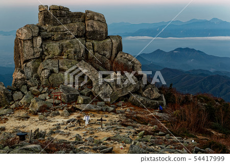 從山頂的Gojo岩石和南阿爾卑斯山的看法。 54417999