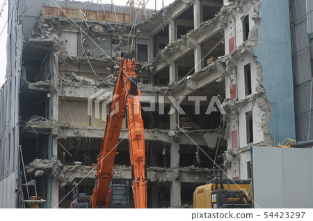 Mansion dismantling 54423297