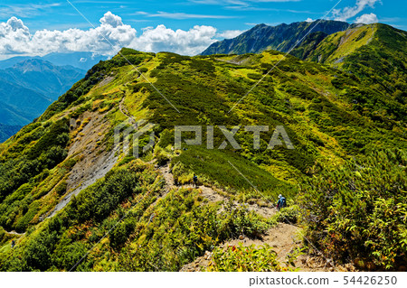 山徑到山路到山。 山徑到山路到山。 54426250