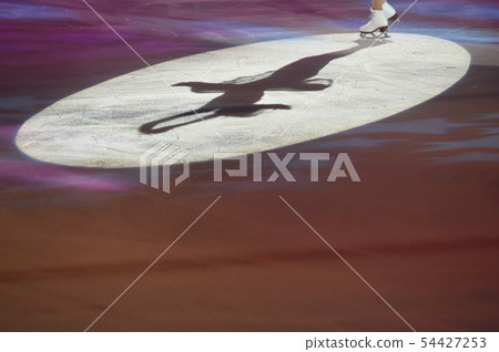 Figure skating 54427253