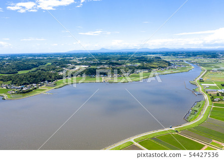 A bird's-eye view of Kitaura in Ibaraki Prefecture (Mt. Tsukuba in the distance) 54427536