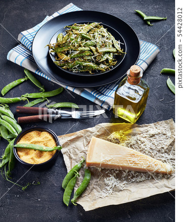 Parmesan and polenta breaded Snow Peas fries 54428012