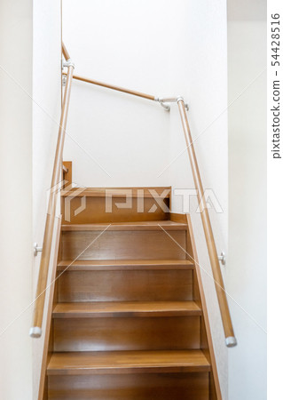 有扶手欄杆的家庭台階 有扶手欄杆的家庭台階 54428516