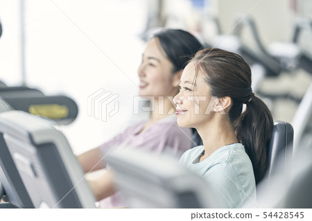 健身房的女人 健身房的女人 54428545
