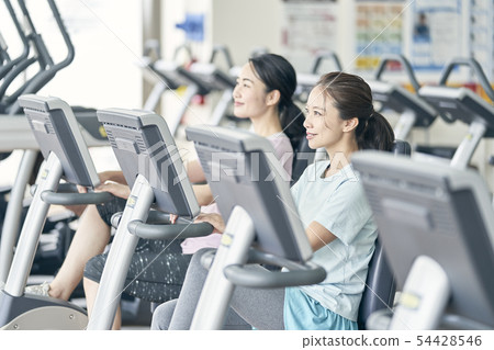 健身房的女人 健身房的女人 54428546