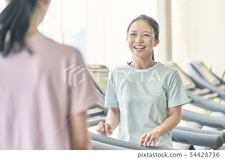 健身房的女人 54428736