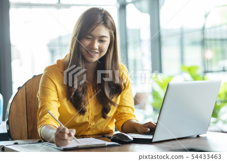 Asian Business Asian woman working with laptop 54433463