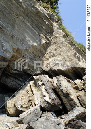 搖搖欲墜的懸崖 54438575