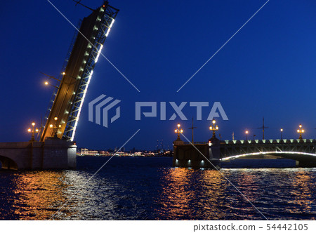 Trinity bridge at night. 54442105