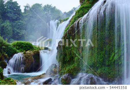 The largest waterfall in Asia spanning China and Vietnam 54445358