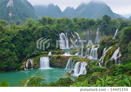 The largest waterfall in Asia spanning China and Vietnam 54445359