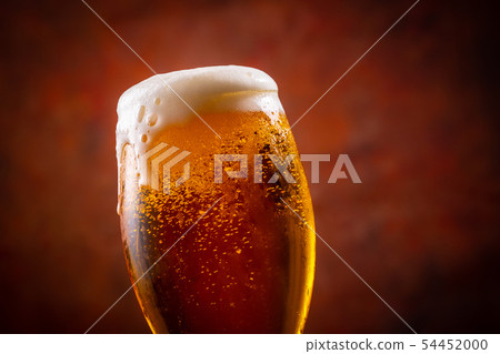 A toast with beer 54452000