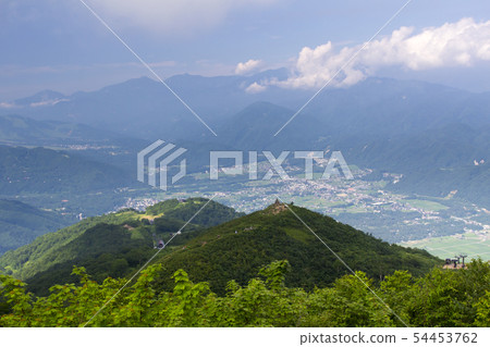 從山坡/白馬五龍高山植物園/長野縣白馬村觀看 從山坡/白馬五龍高山植物園/長野縣白馬村觀看 54453762