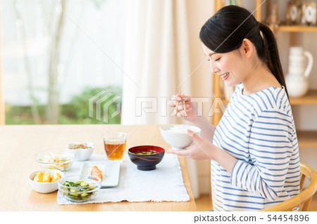 年輕女子(表) 年輕女子(表) 54454896