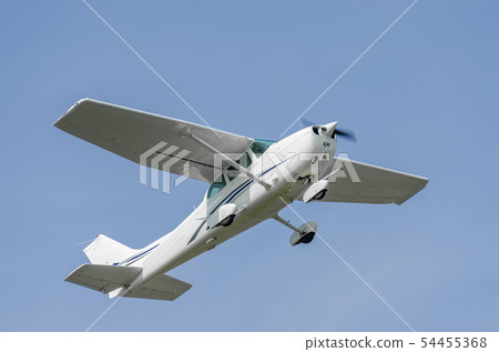 Single-engine sports plane Single-engine sports plane 54455368