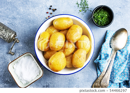 boiled potato 54466297