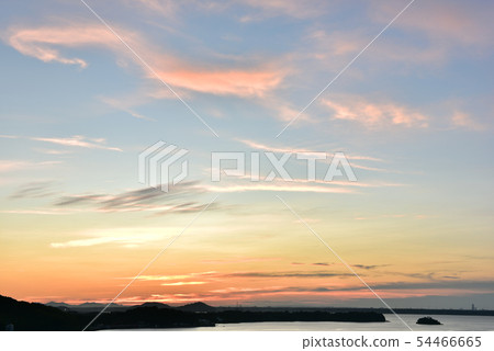 Dawn of Okuhamana Lake From summer to autumn Dawn of Okuhamana Lake From summer to autumn 54466665