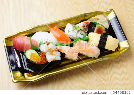 Sushi box lunch 54468391