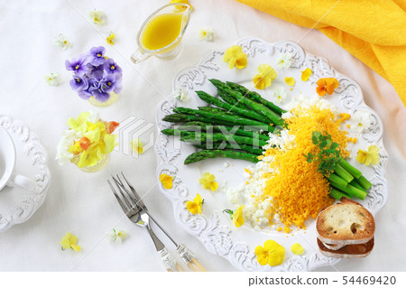 Green asparagus mimosa salad Green asparagus mimosa salad 54469420