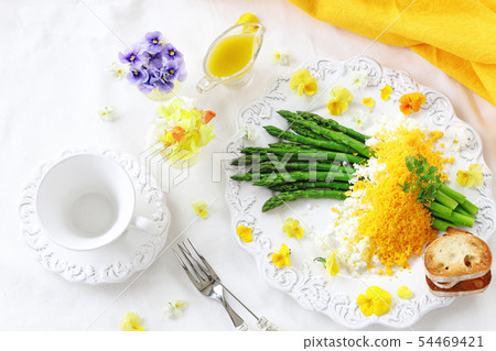 Green asparagus mimosa salad Green asparagus mimosa salad 54469421