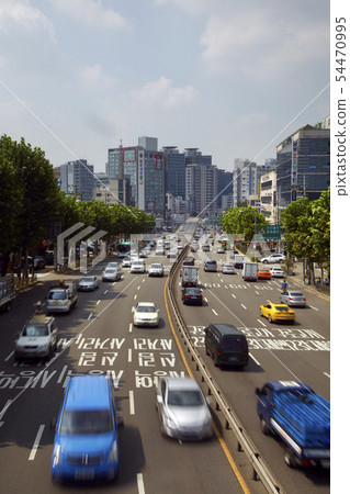 道路，汽車，晴朗的天空，立交橋 54470995