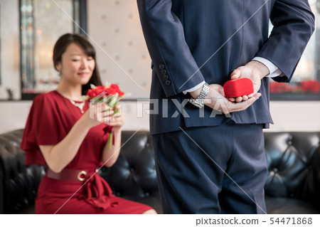 Women receiving a proposal Women receiving a proposal 54471868