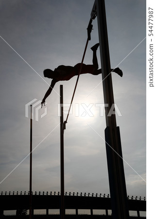 撐竿跳高剪影 54477987