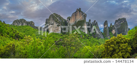 Panoramic view of the impressive rock formations 54478134