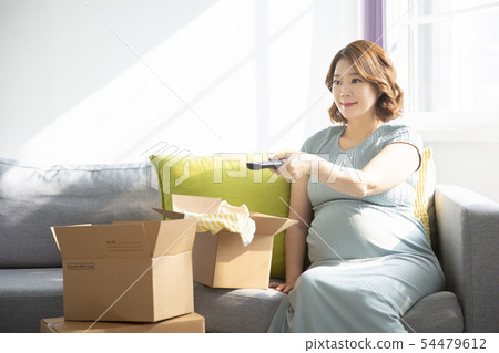 Beautiful asian pregnant woman's daily life 066 54479612