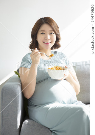 Beautiful asian pregnant woman's daily life 034 54479626