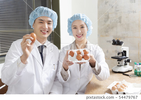 Research scientist concept, technicians working in laboratory 212 54479767