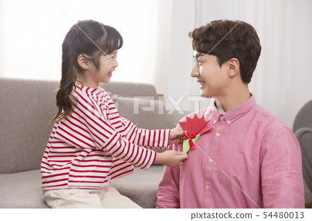 Parenting, childhood and family life concept photo 531 54480013