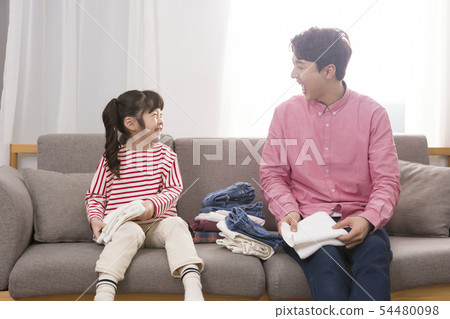 Parenting, childhood and family life concept photo 488 54480098