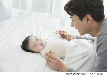 Parenting, childhood and family life concept photo 061 Parenting, childhood and family life concept photo 061 54480380