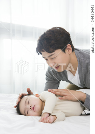 Parenting, childhood and family life concept photo 037 Parenting, childhood and family life concept photo 037 54480442