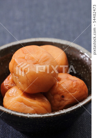 Honey plum (seasoned pickled plum) 54482473