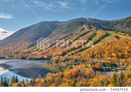 View of Echo Lake from Artist's Bluff in autumn View of Echo Lake from Artist's Bluff in autumn 54487459