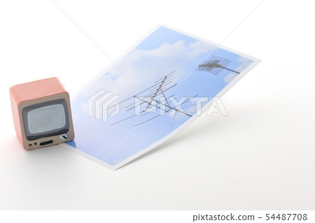TV and antenna 54487708