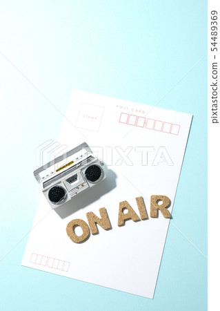 Listen to the radio Listen to the radio 54489369