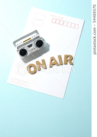 Listen to the radio Listen to the radio 54489370