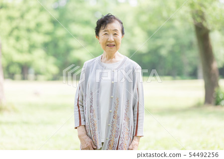 Senior image Senior image 54492256