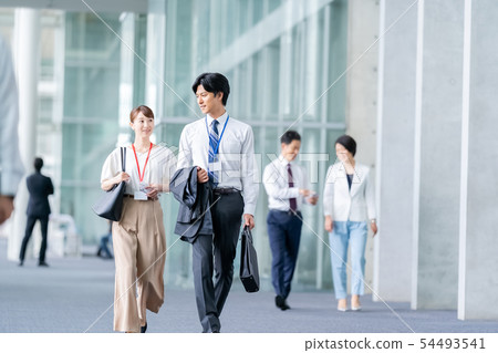 Business image Male employee Female employee 54493541