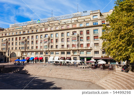 Municipal Savings Bank in Vitoria-Gasteiz 54499298
