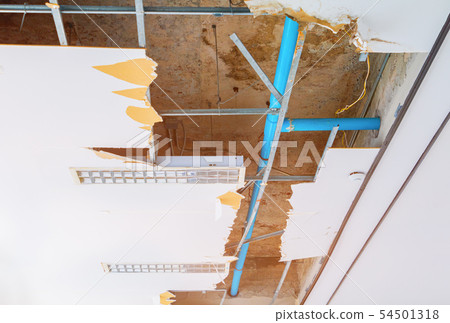 repair leak water pipe in under gypsum ceiling 54501318